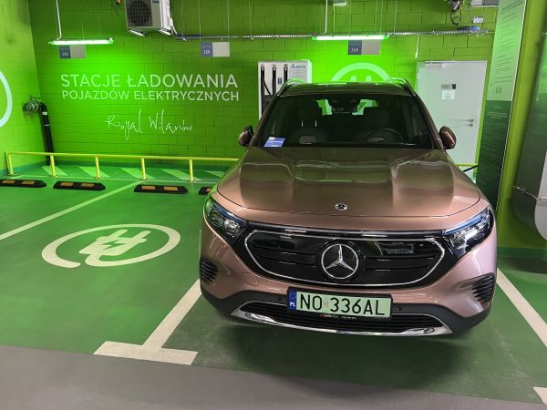 Mercedes EQB 250