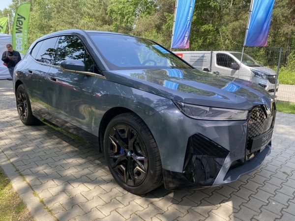 BMW iX xDrive50