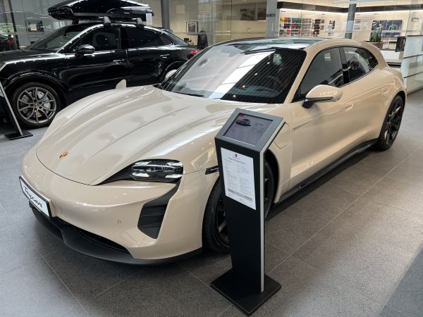 Porsche Taycan GTS Sport Turismo
