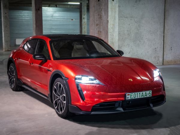 Porsche Taycan Plus Sport Turismo