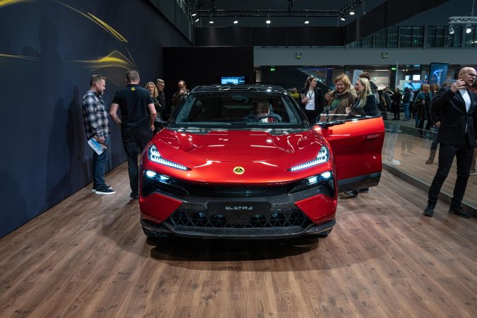 Lotus Eletre 111 kWh