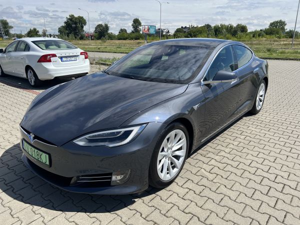 Tesla Model S 90D