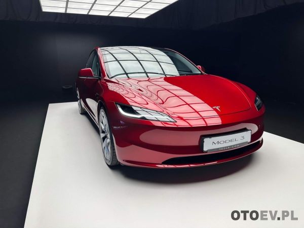 Tesla Model 3 Long Range AWD (Highland)