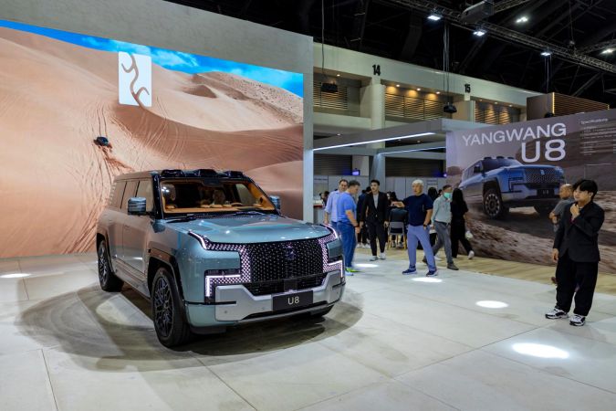 BYD YangWang U8