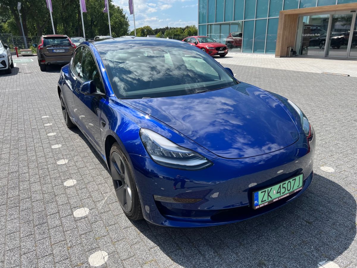 Tesla technologicznie innowacyjna... - zdjęcie główne