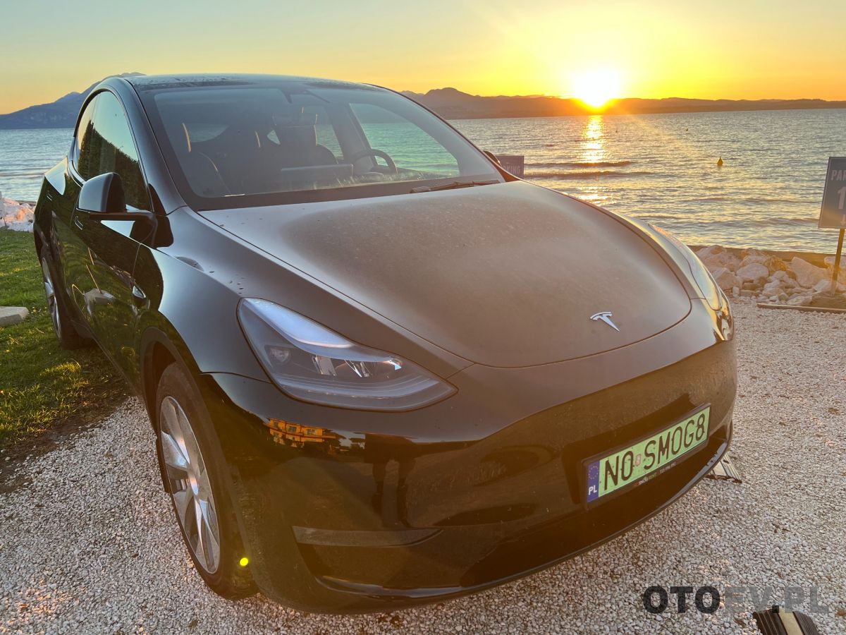 Obniżki cen Modelu Y. Tesla chce sprzedać jak najwięcej aut w pierwszym kwartale tego roku. - zdjęcie główne