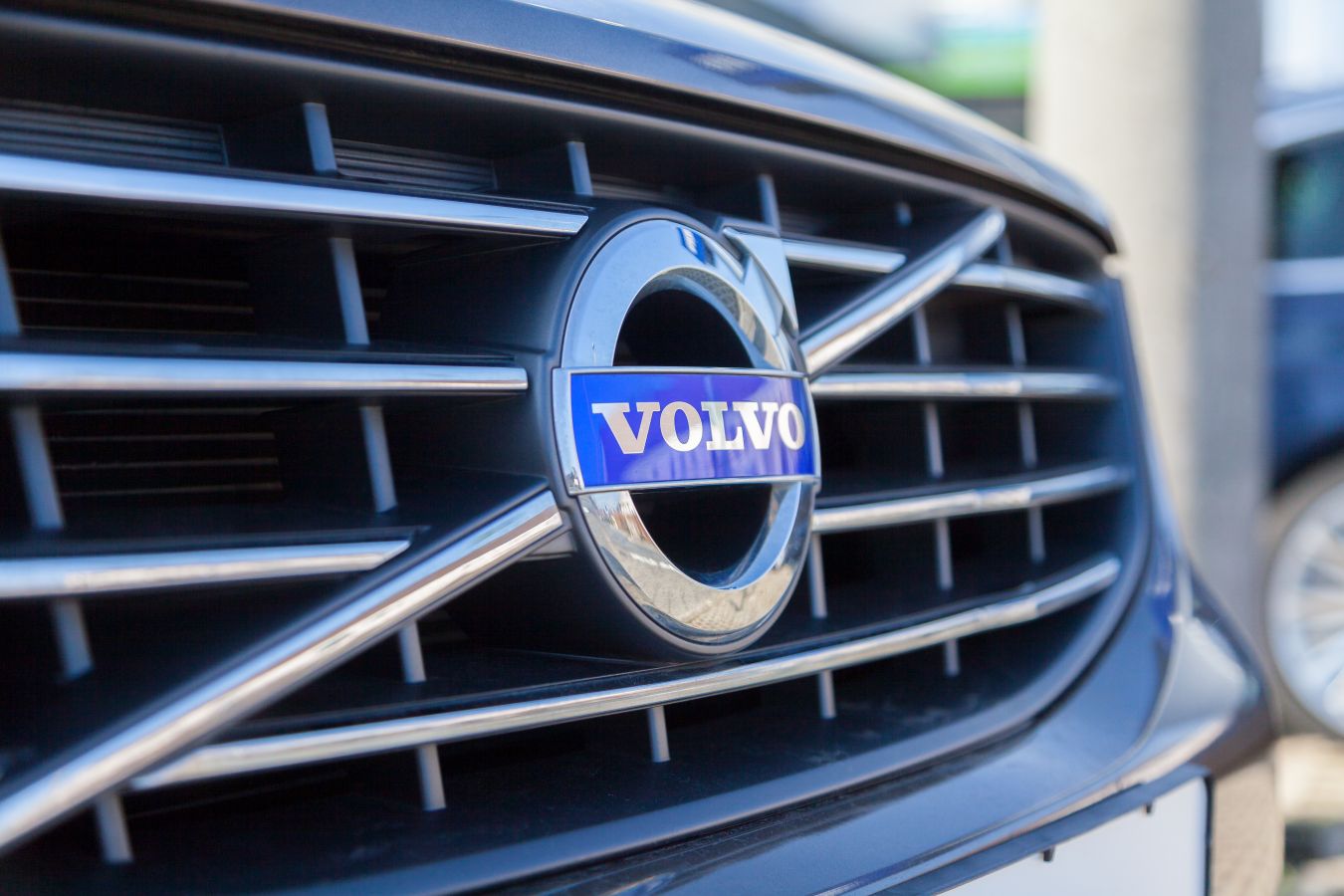 Volvo EM90 – pierwszy elektryczny minivan tej marki z luksusowym wnętrzem - zdjęcie główne