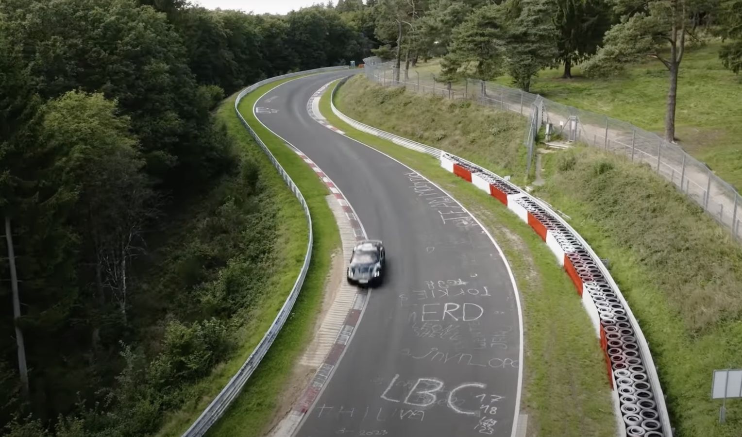 Porsche Taycan na torze Nurburgring. fot: www.youtube.com/watch?v=vgCZcZ0D4A0