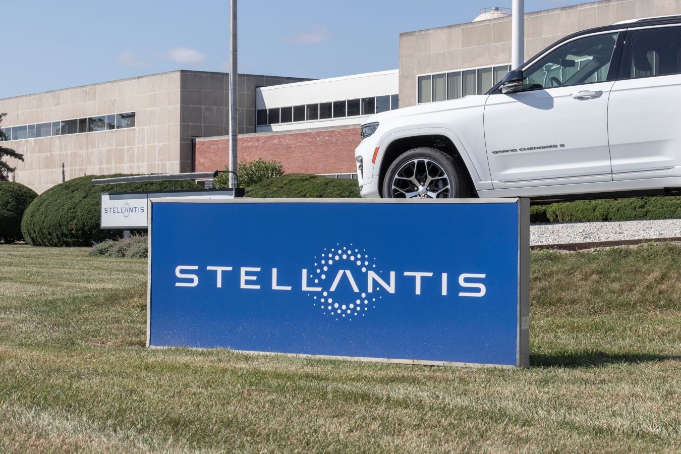 Stellantis upowszechni port ładowania Tesli NACS - zdjęcie główne