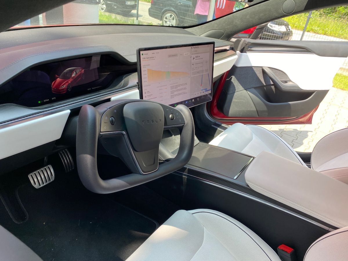 Tesla i darmowe ładowanie na Superchargerach dla nowych modeli S i X - zdjęcie główne