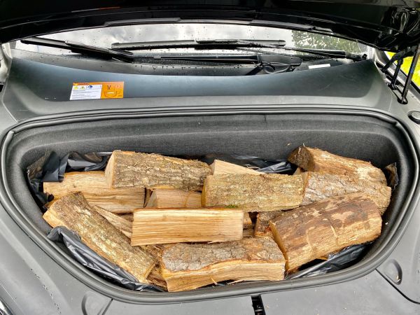 Frunk w Tesli, przedni bagażnik w Tesli ma wiele zalet