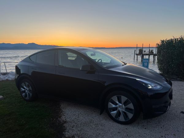 Tesla Model Y i Włochy