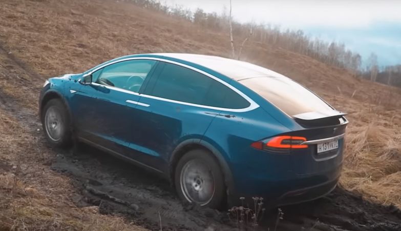 Tesla Offroad - czy podjedzie pod górkę?