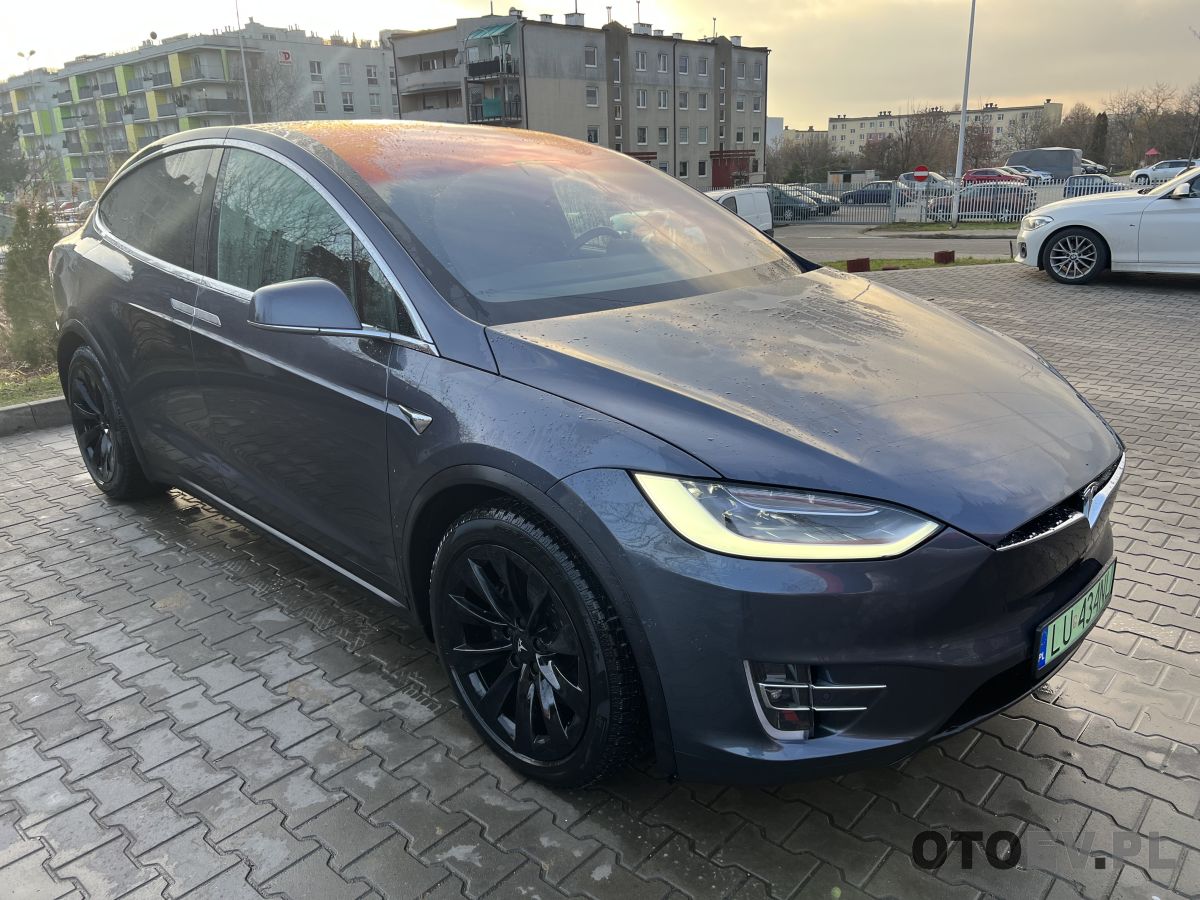 Tesla Model X Standard Range elektryczny opinie, dane techniczne