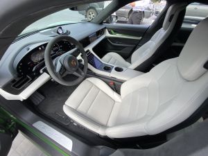 Zdjęcie Porsche Taycan Turbo S