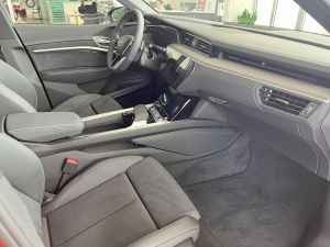 Zdjęcie Audi Q8 e-tron Sportback 50 quattro