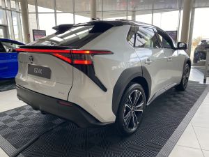 Zdjęcie Toyota bZ4X AWD