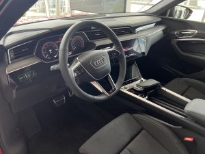 Zdjęcie Audi Q8 e-tron 50 quattro