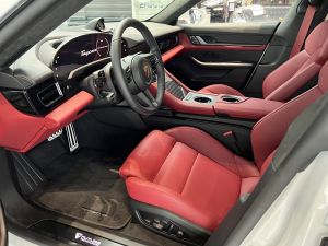 Zdjęcie Porsche Taycan 4S (limuzyna)