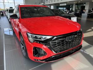 Zdjęcie Audi Q8 e-tron 50 quattro