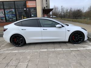 Zdjęcie Tesla Model 3 Performance