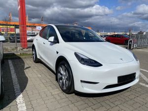 Zdjęcie Tesla Model Y RWD