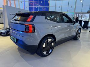 Zdjęcie Volvo EX30 Single Motor Extended Range